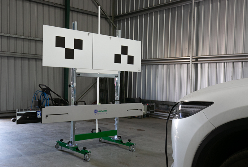 Busselton Smash Repair alignment machine